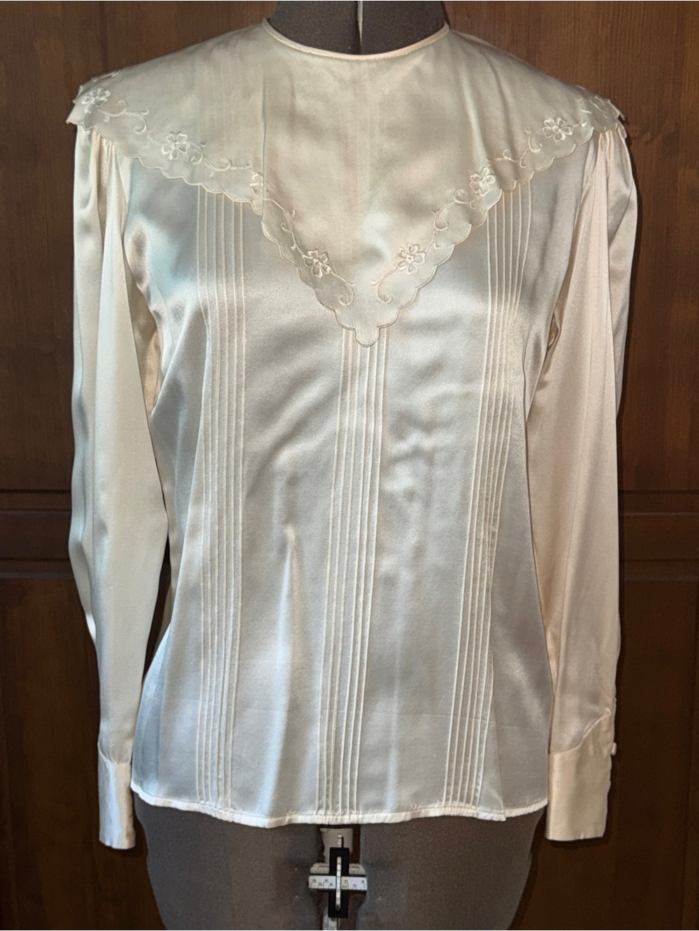 VTG 100% Silk Victorian Blouse LLOYD WILLIAMS Handkerchief Bib Embroidery Ivory